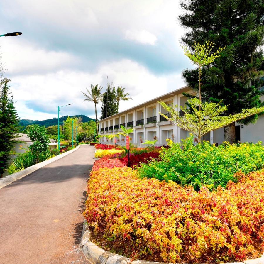 The Balcone Suites & Resort Bukittinggi Exterior foto